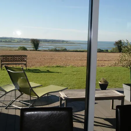 La De L'amiral Bed & Breakfast Tourville-sur-Sienne